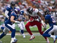 开云体育在线-圣西罗之夜，AC米兰战术碾压皇马，奥亚尔萨瓦尔惊艳四座改写欧冠格局