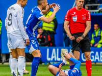 开云体育在线-皇马与马竞球员发生冲突，裁判难以控制局面