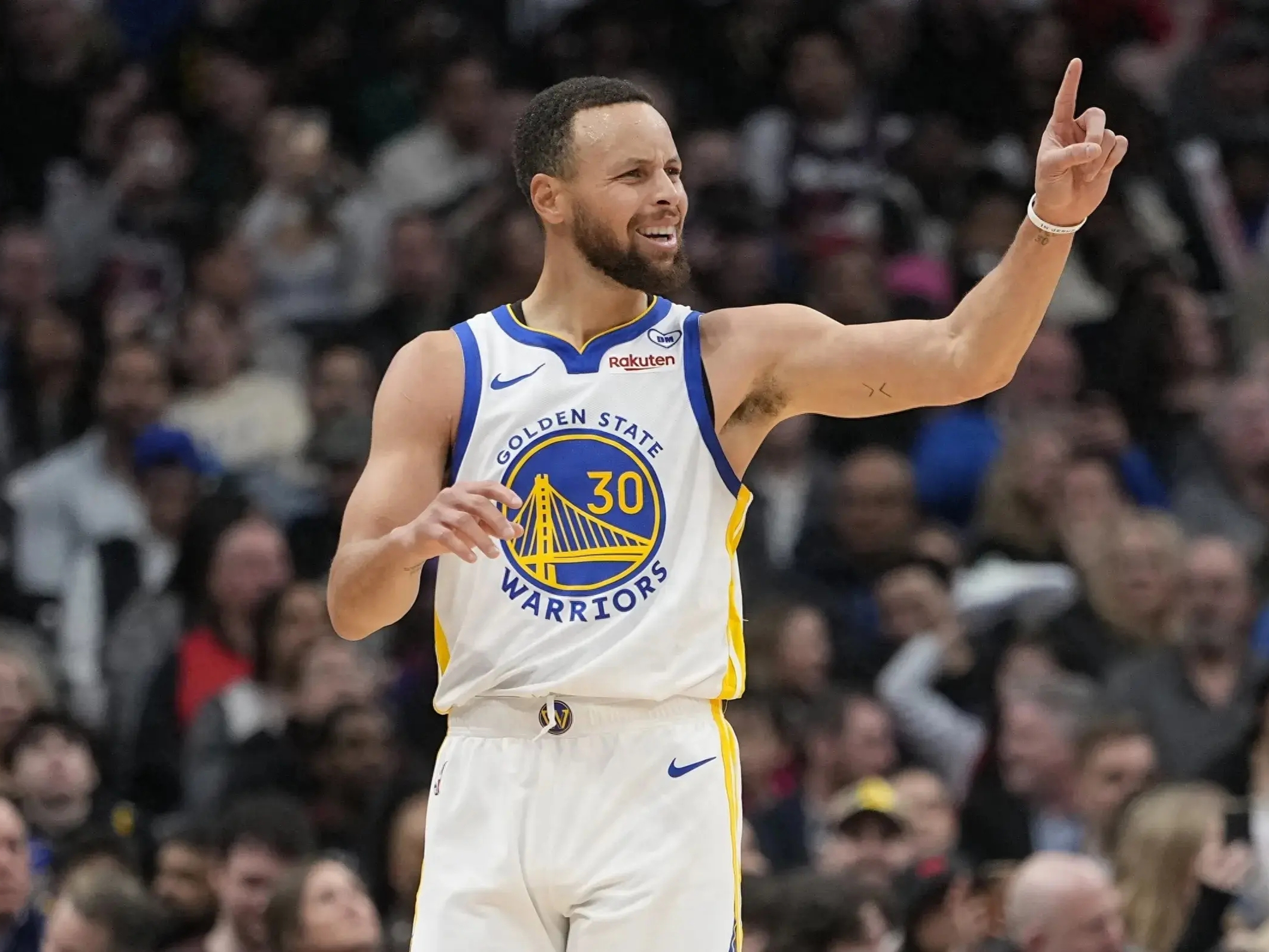 关于勇士战胜独行侠,库里再度炸裂砍下40分的信息 关于勇士战胜独行侠,库里再度炸裂砍下40分的信息