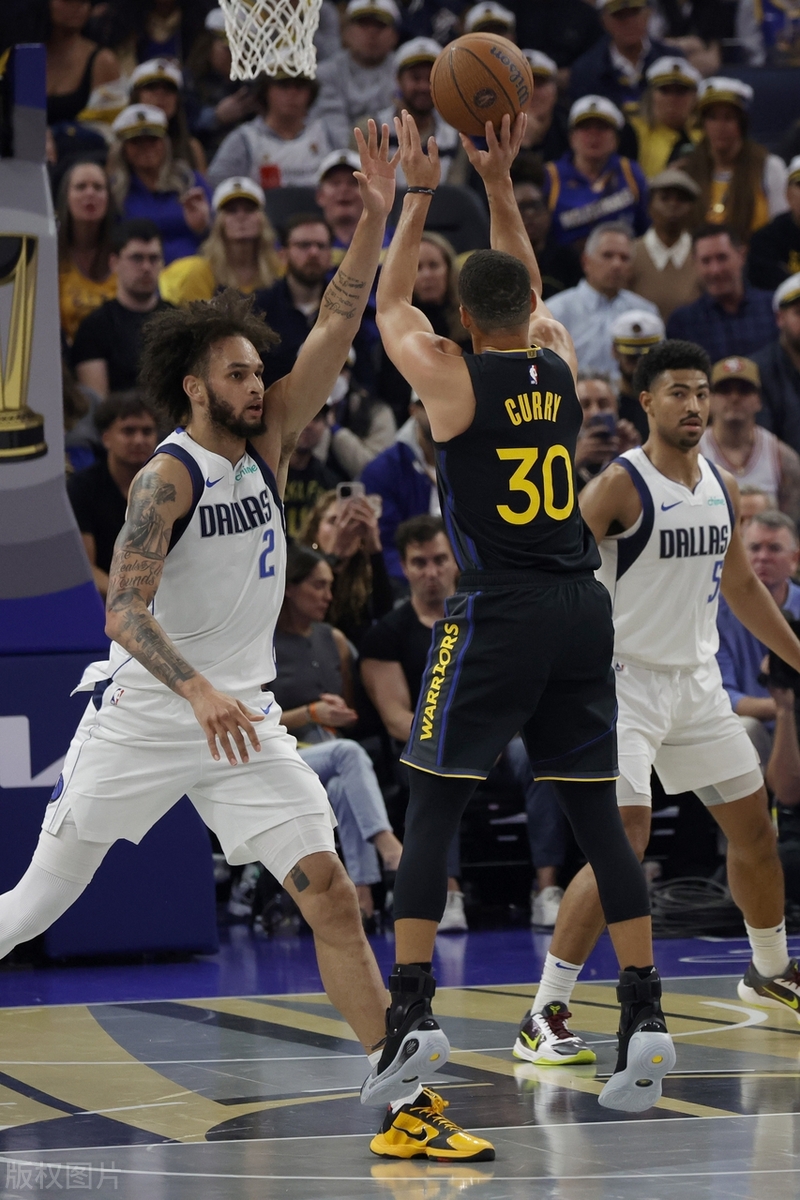 关于勇士战胜独行侠,库里再度炸裂砍下40分的信息 关于勇士战胜独行侠,库里再度炸裂砍下40分的信息