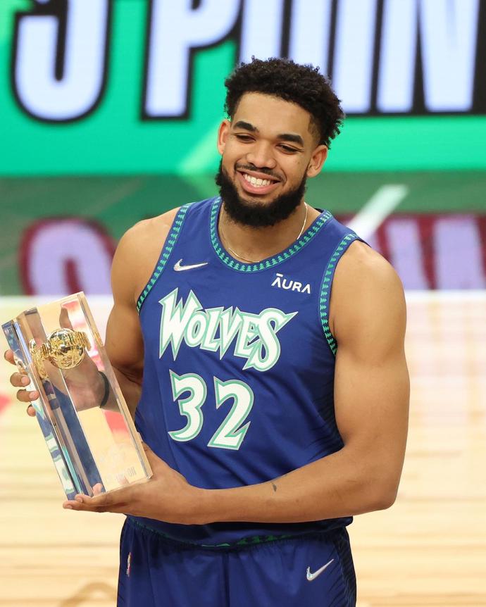 关于都灵全取三分升至中游，稳固积分优势的信息