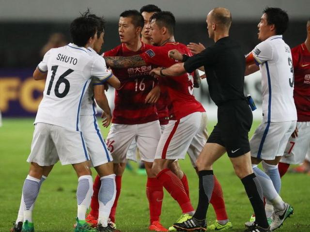 包含蔚山现代主场惨败，柏太阳神逆袭取胜的词条