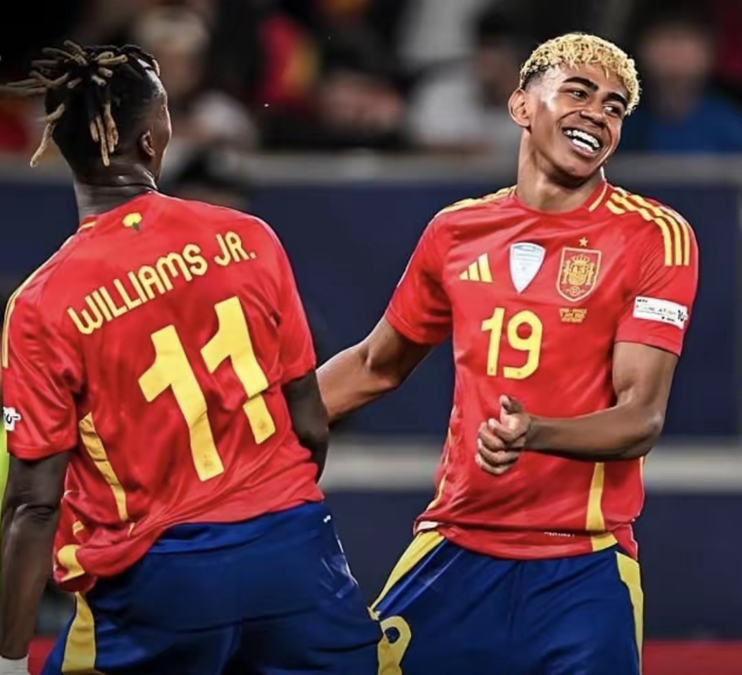 包含葡萄牙天才球员斩获个人奖项，成绩斐然的词条