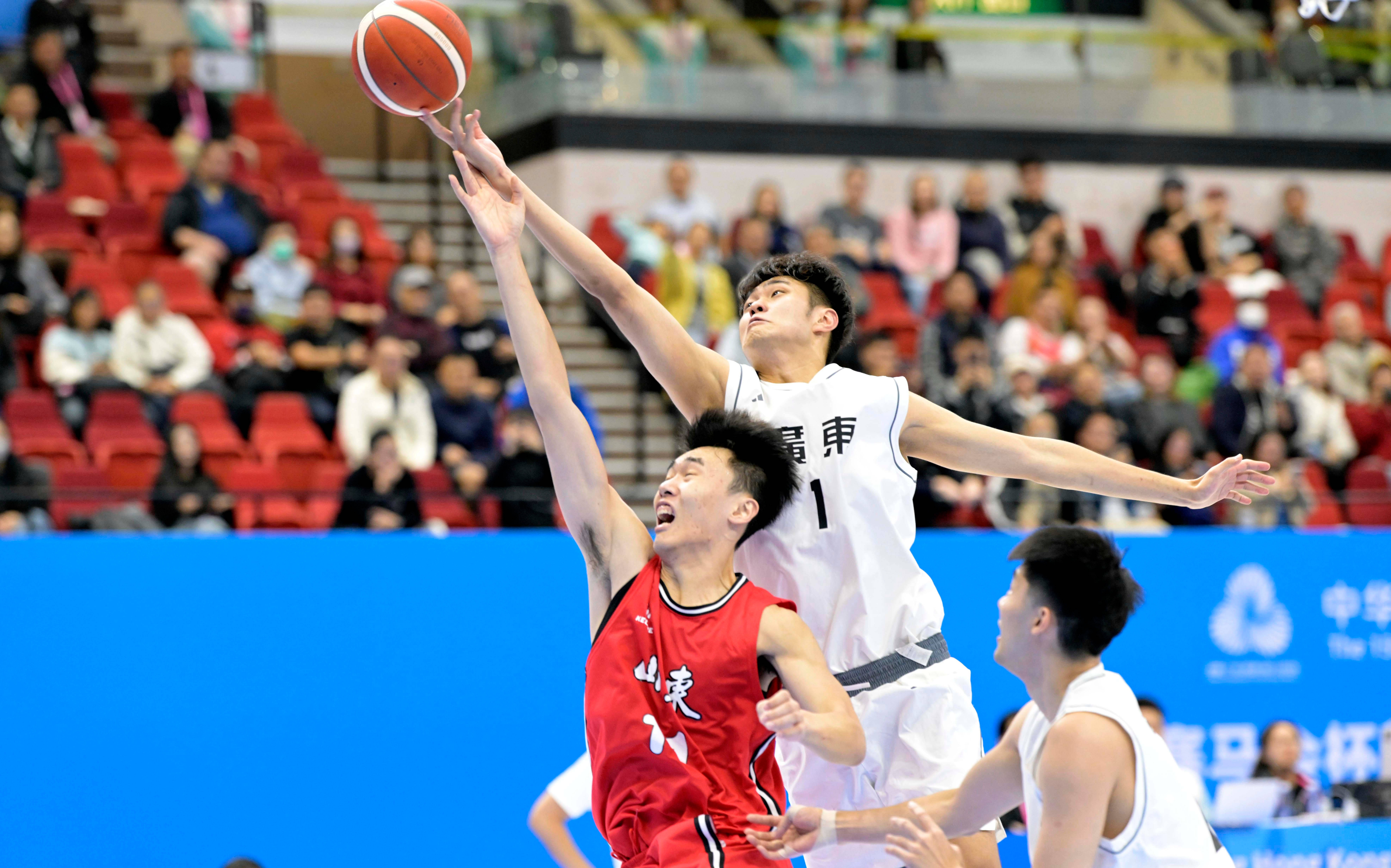 篮球运动传统强国在联赛中夺得冠军，夺目表现