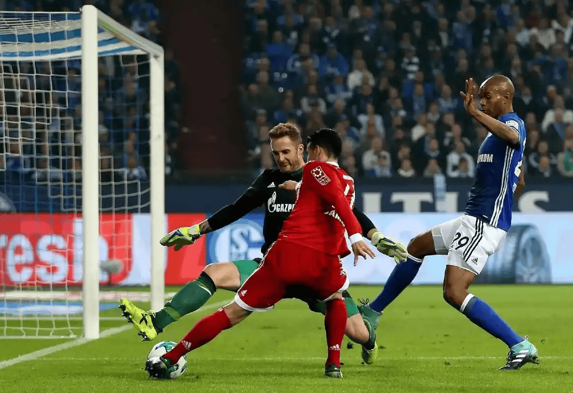 沙尔克在比赛中取得胜利,球员表现出色 沙尔克在比赛中取得胜利,球员表现出色