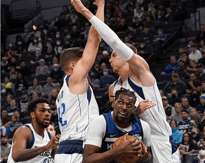 奥地利队翻盘日本队,波尔扛起全队 奥地利队翻盘日本队,波尔扛起全队