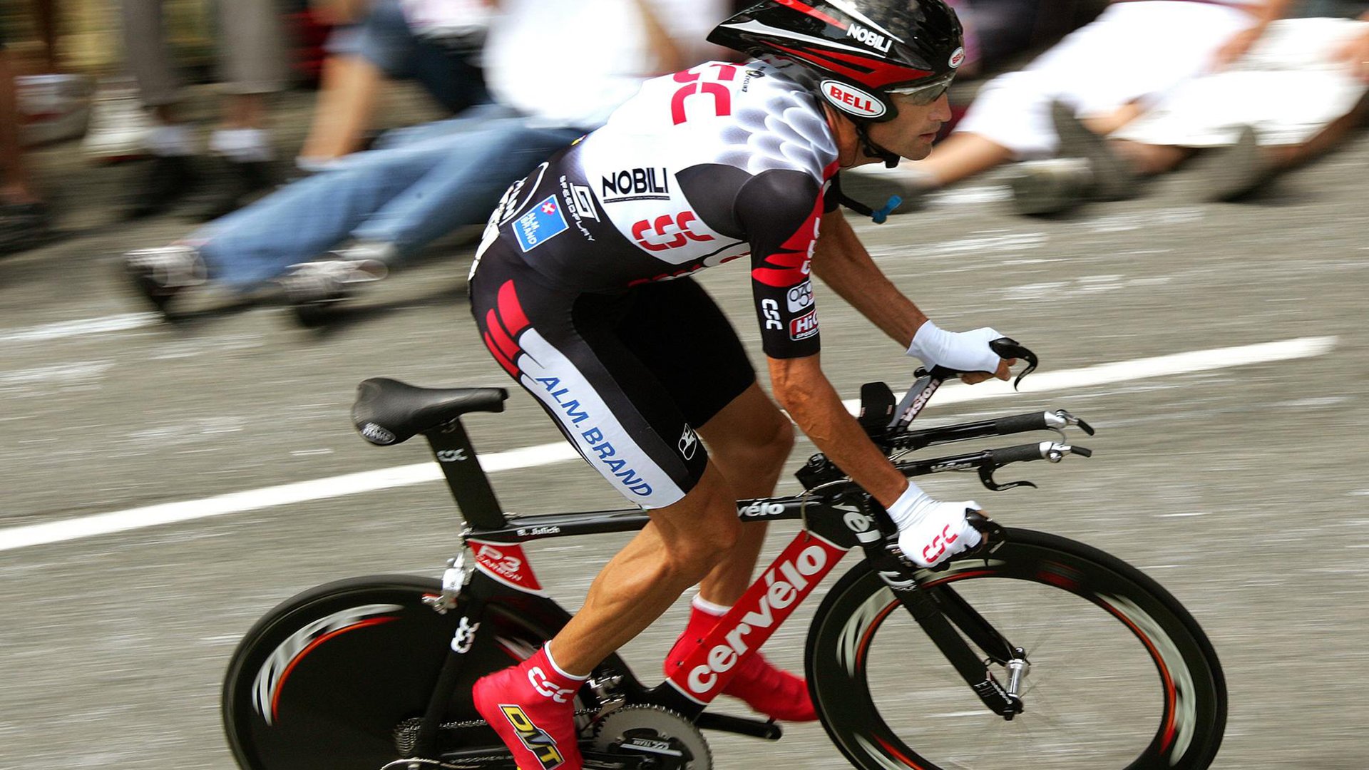 骑士的逆袭,当F1争冠悬念遇上掘金高原之战