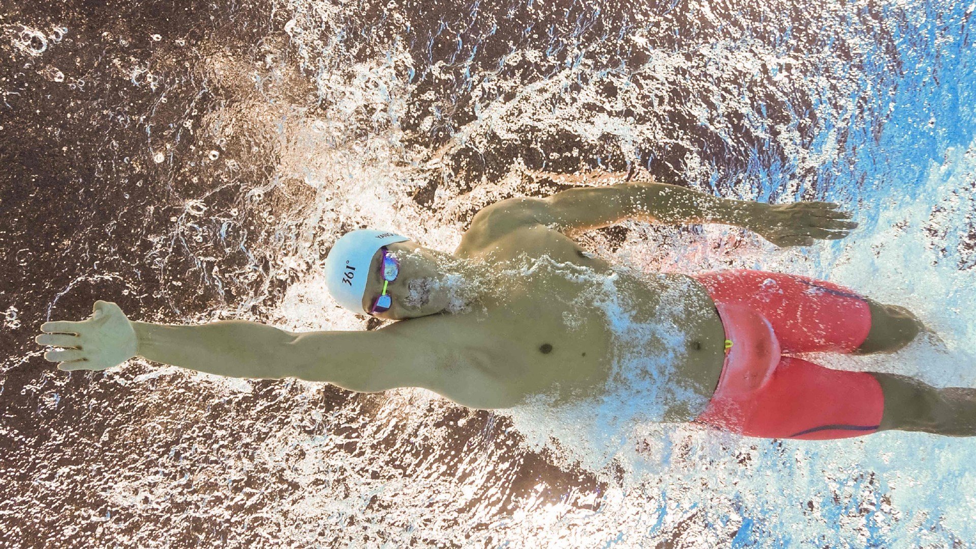 银箭与跃马的碰撞，阿斯顿马丁横扫威廉姆斯，勒克莱尔点燃赛场